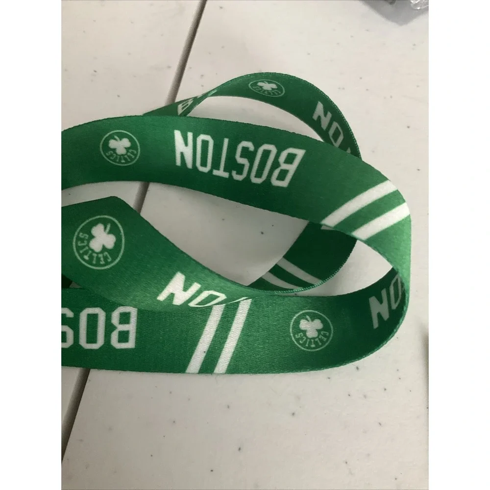Boston Celtics Team Logo Lucky Large Keyring Keychain Sticker Lanyard Set‎ Of 3